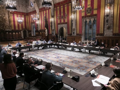 Reunión de la Junta de Seguridad de Cataluña en el Saló de Cent del Ayuntamiento de Barcelona.