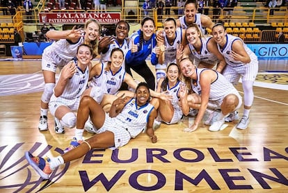 Las jugadoras del Perfumerías Avenida celebran el pase a la Final Four de la Euroliga. fiba