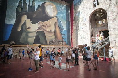 Tourists visit the tomb of Spanish surrealist painter Salvador Dalí.