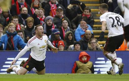 Wayne Rooney salvó a Van Gaal en Anfield. El delantero marcó el gol de la victoria contra el Liverpool en el minuto 78.