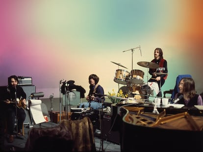 Paul McCartney, George Harrison, Ringo Starr y John Lennon, en enero de 1969, una fotografía de Linda McCartney durante las sesiones de 'Let It Be', en el documental 'Get Back'.
