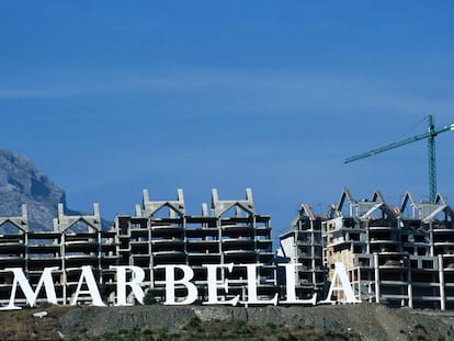 Durante más de dos décadas, Marbella vivió en un continuo estado de construcción de viviendas que en su mayoría eran ilegales. |