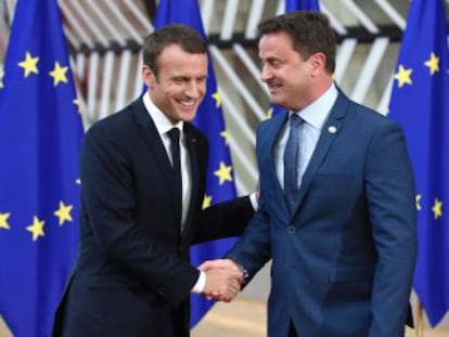 El mandatario luxemburgués Xavier Bettel se vale de un estilo cercano y directo alejado del habitual discurso político vacío