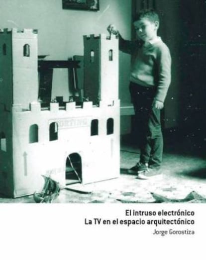 Portada del ensayo 'El intruso electrónico'.