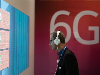 Demostración interactiva de tecnología 6G en el stand de Nokia del Mobile World Congress 2023 en Barcelona.