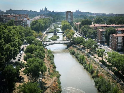 El río Manzanares a su paso por Madrid.