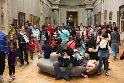 El Museo del Louvre, en París, gestiona 9,3 millones de visitantes al año. Francia es el país con más turistas del mundo: 83 millones de personas en 2013.