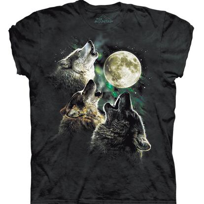 <b>La camiseta diseñada por Antonia Neshev es la piedra angular de un nuevo culto, el de los tres lobos que le aúllan a la luna.</b>