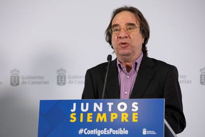 El presidente de la Asociación Española de Vacunología y jefe del servicio de Epidemiología de la Comunidad Autónoma Canaria, Amós García Rojas en rueda de prensa esta pasada semana.