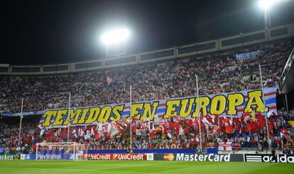 El fondo sur del Calder&oacute;n, donde se sienta el Frente Atl&eacute;tico, durante el partido de Champions contra la Juventus.