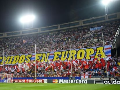 El fondo sur del Calder&oacute;n, donde se sienta el Frente Atl&eacute;tico, durante el partido de Champions contra la Juventus.