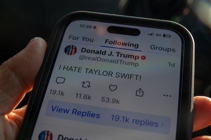 Septiembre de 2024: Trump publica en Truth Social: “¡ODIO A TAYLOR SWIFT!” cinco días después de que ella apoyara a Kamala Harris para presidenta. 