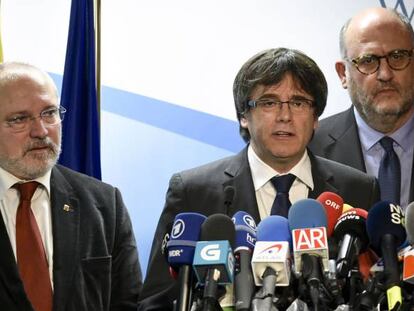 Puigdemont compareix davant la premsa l'endemà del 21-D.