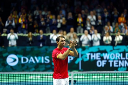 Nadal aplaude durante su homenaje.