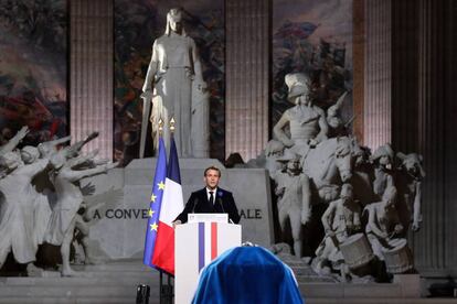 Macron no vol que les restes de Verlaine i Rimbaud reposin al reconsagrat Panteó de París.