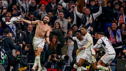 Dani Carvajal celebra su gol al Almería, el de la remontada del Real Madrid.