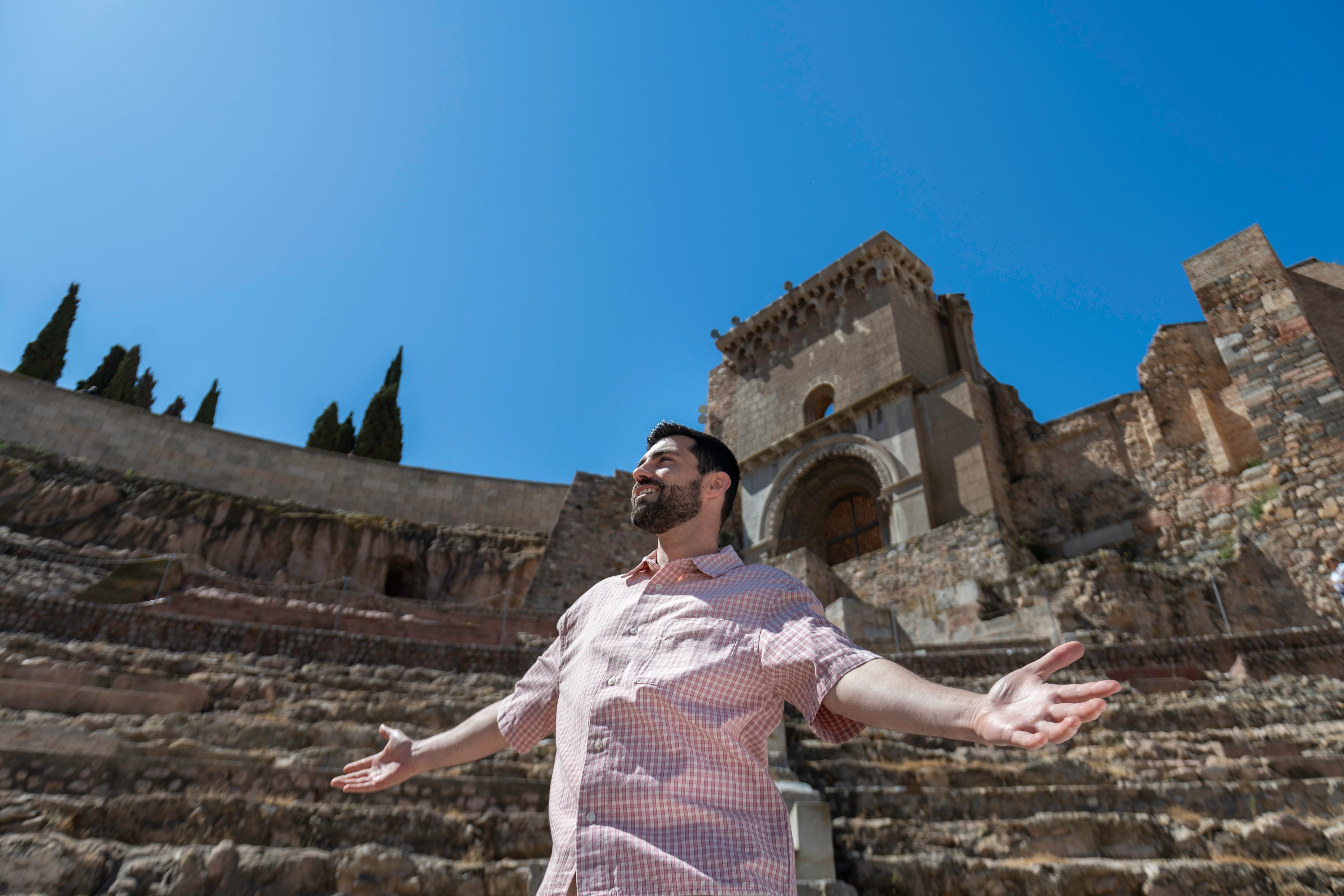 El teatro romano de Cartagena lo ordenó construir el emperador Augusto en el siglo I a.C. y es todo un símbolo de la ciudad. Su proyecto de recuperación comenzó en 1988.