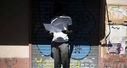 M. M. B., afectado por la reclamación de deudas realizada por un fondo sobre su piso del barrio de Lavapiés (Madrid).