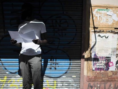 M. M. B., afectado por la reclamación de deudas realizada por un fondo sobre su piso del barrio de Lavapiés (Madrid). 