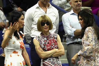 Anna Wintour, diretora da edição norte-americana da revista Vogue e fã do tênis, não deixou de ir à partida. A editora mais famosa do mundo é fã de Serena Williams, que já saiu na capa de sua revista.