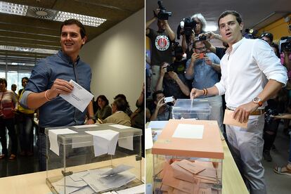 Albert Rivera. El ahora candidato a la Presidencia del Gobierno de Ciudadanos tiene muy en cuenta la importancia de la puesta en escena en sus apariciones públicas. Desde su primera campaña al desnudo a sus apariciones ante las urnas sobre en mano: votando con total look vaquero en Barcelona en las municipales de 2015 a su impoluta camisa blanca de las generales de 2016, sin corbata y con estudiados complementos naranjas –reloj y pulsera–, el color de su formación.