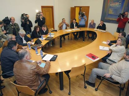 Reuni&oacute;n de la Xunta con los marineros del cerco