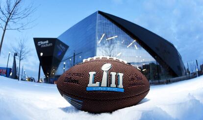 El balón del Super Bowl LII.
