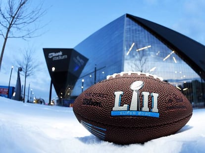 El balón del Super Bowl LII.