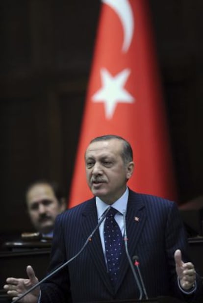 El primer ministro turco, Erdogan, en el Parlamento de Ankara.