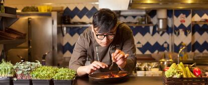El chef Julio Zhang en local e Madrid Soy Kitchen.