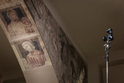 Detall de les pintures de Sixena exposades al MNAC.