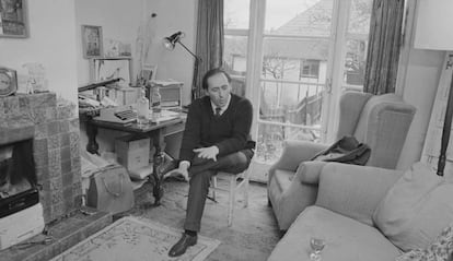 Ballard en el salón de su casa.
