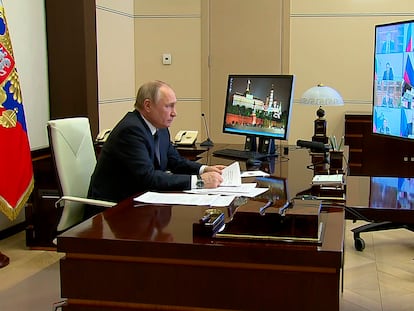 Putin, durante una videoconferencia, en una imagen del día 16 de la presidencia rusa.