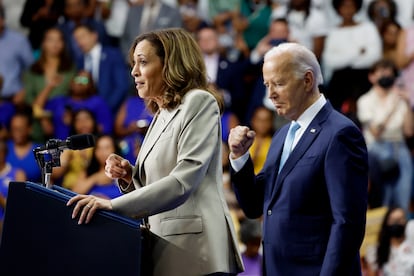 La vicepresidenta de EE UU, Kamala Harris, en el primer acto junto a Joe Biden tras la renuncia de este a la carrera presidencial, en Largo (Maryland), el 15 de agosto de 2024. 