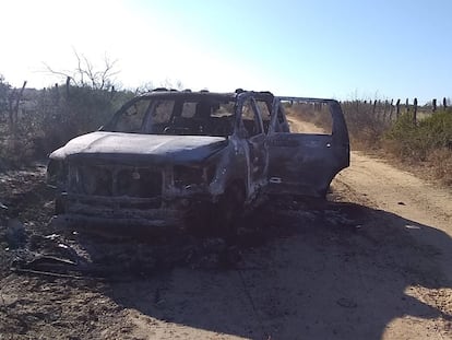 Una de las camionetas calcinadas en que fueron encontrados los cuerpos de los migrantes, el 22 de enero de 2021, en el municioio de Camargo (Tamaulipas).
