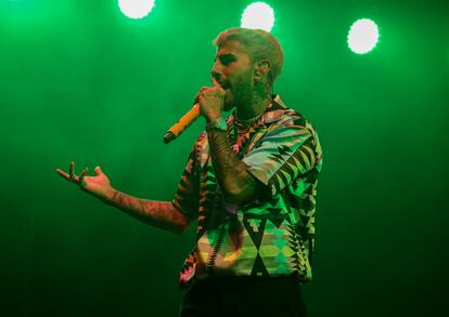 El cantante actuó durante hora y media.