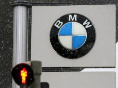 Logo del fabricante de coches alemán BMW en Munich, Alemania. EFE/Archivo