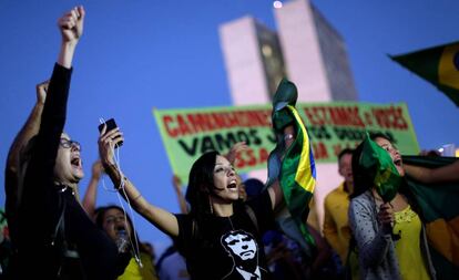 Manifestantes protestam em Brasília nesta segunda-feira.
