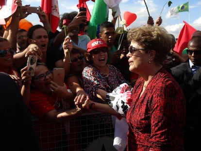 La expresidenta Dilma Rousseff se despide de su residencia durante seis a&ntilde;os, el Palacio de la Alvorada