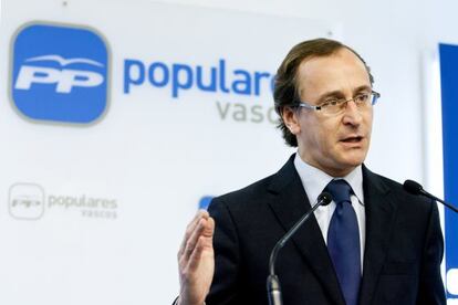 El portavoz el PP en el Congreso de los Diputados, en Vitoria, en su tradicional balance del 2012