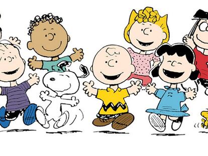 Carlitos y Snoopy, junto a sus amigos.