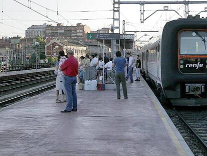 Andenes de una estación de tren de Castilla y León.