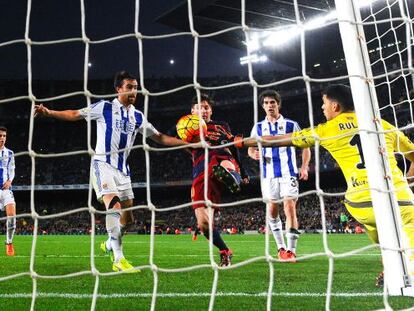 Messi busca el gol, este sábado en el Camp Nou ante la Real Sociedad.
