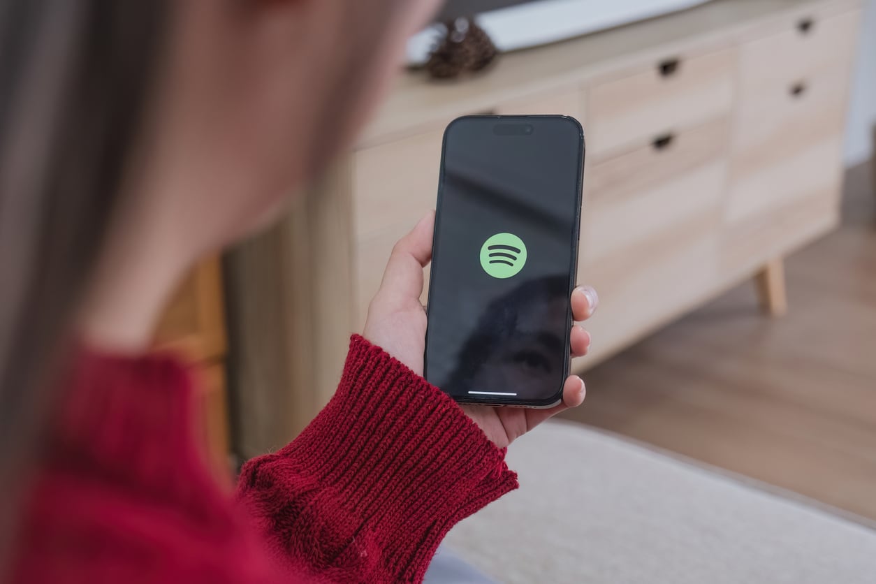 Allianz y Spotify ponen banda sonora a los pequeños momentos del verano