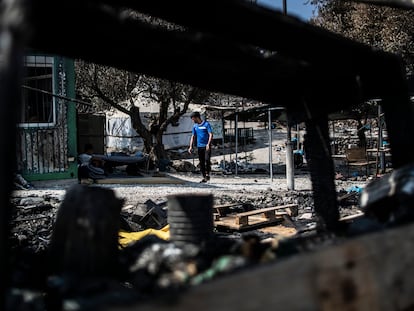 El campo de refugiados de Moria, en Lesbos, una semana después de haber sido arrasado por las llamas.