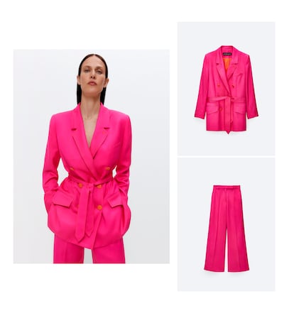 En rosa fucsia (y con botones naranja):

Doble botonadura, patrón masculino y un color de impacto. Chaqueta (159€) y pantalón (79€), ambos de Uterqüe.