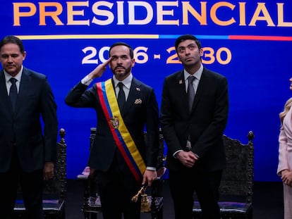 Colombia inicia una nueva era marcada por Dios y los uniformes