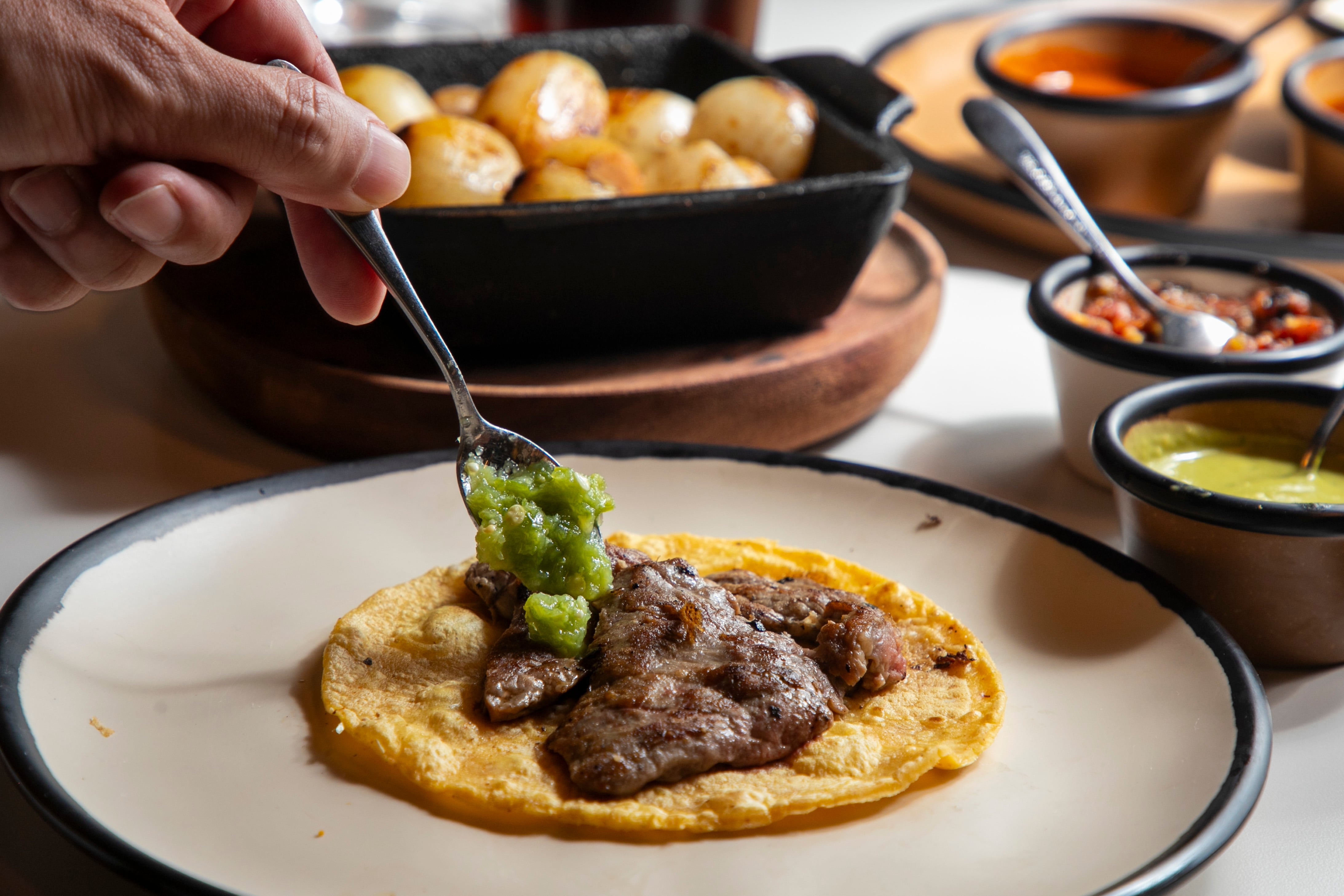 El taquero Michelin busca la redención: se marchó de El Califa de León y abrió su propio local
