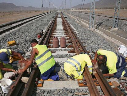 Work underway on the high-speed link between Medina and Mecca.