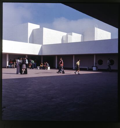 La Universidad Laboral de Almería, una de sus obras más celebradas, en la que participó un joven Alberto Campo Baeza. |